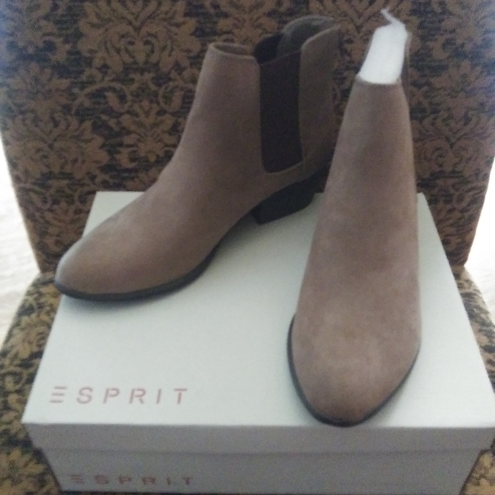 Booties - Picture 3 of 4